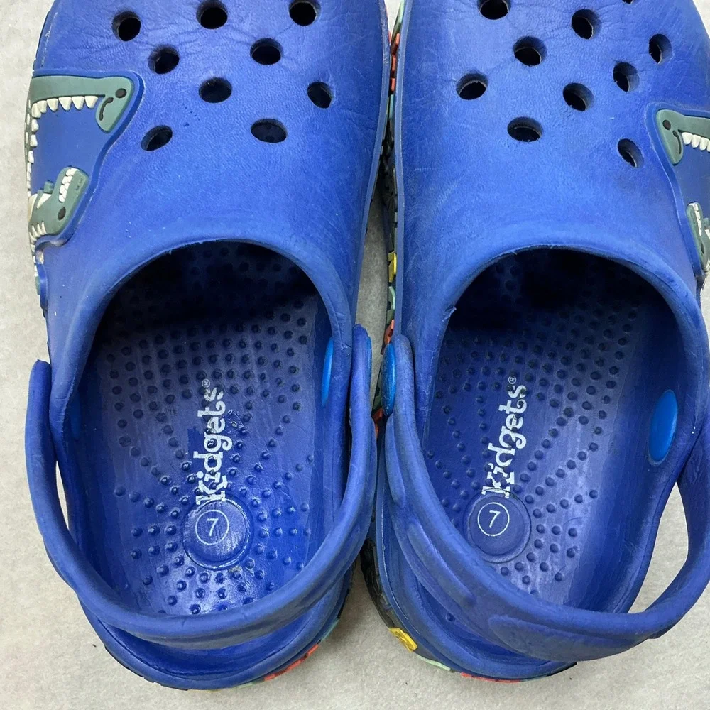 Kidgets Kids Dinosaur Clogs Blue RAWR‎ Graphic Size 7 Slip On Water Shoes